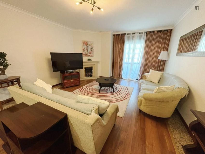Imagem Sala de estar de apartamento t2 em Rua Comandante Cousteau