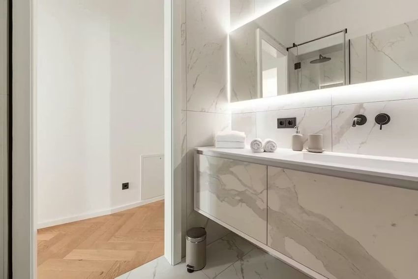 Imagem Casa de banho de apartamento t1 em Rua da Bolsa, 7