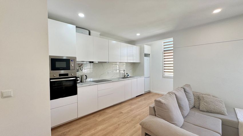 Imagem Cozinha de apartamento t2 em Rua dos Açores, 65