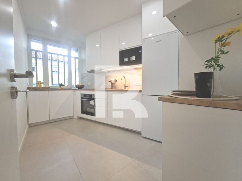 Imagem Cozinha de apartamento t1 em Rua António Nunes Sequeira