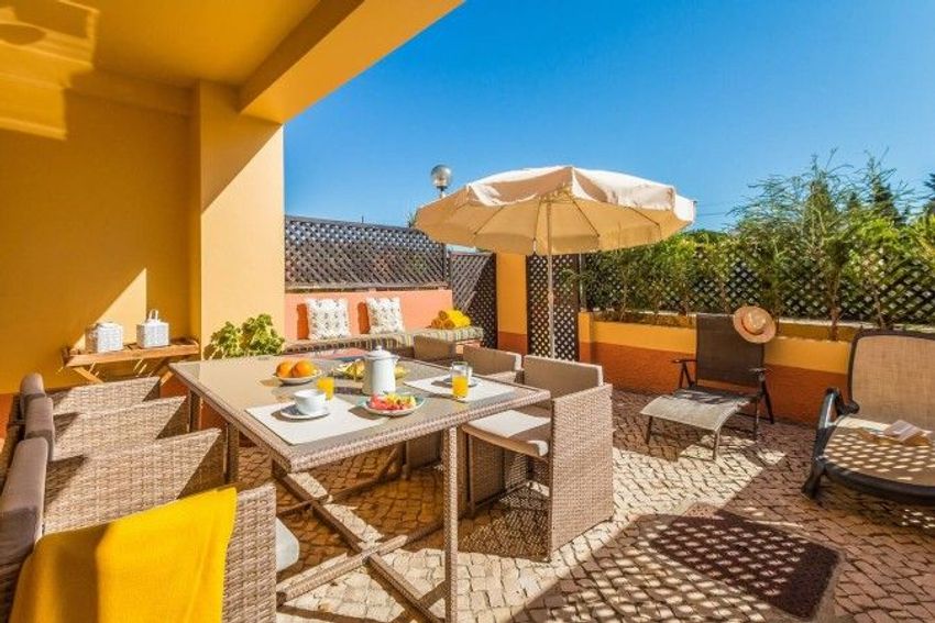 Imagem Terraço de  moradia geminada em Urbanizacao Jardim da Meia Praia, Albardeira, 104