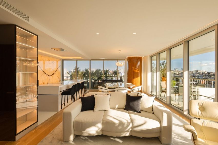 Imagem Sala de estar de apartamento t3 em Avenida José Malhoa, 23