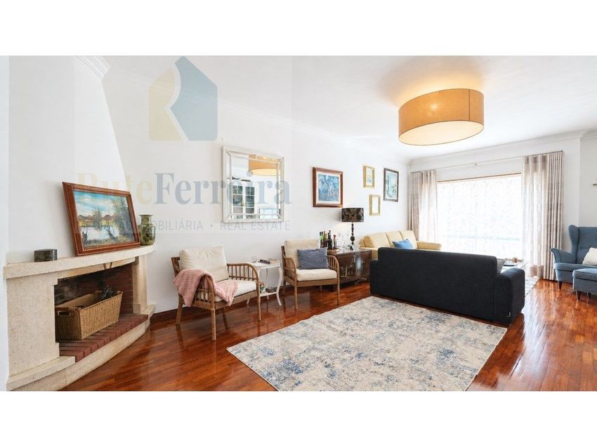 Imagem Sala de estar de apartamento t3 em Rua João Carlos Cunha