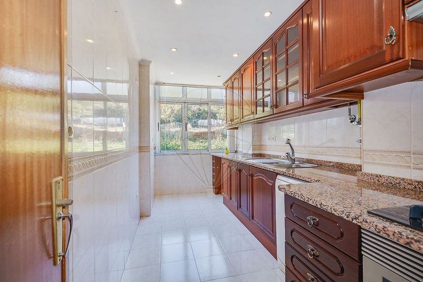 Imagem Cozinha de apartamento t2 em Rua Colaride