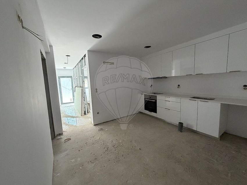 Imagem Cozinha de apartamento t1 em Rua Doutor Manuel Alves Fardilha