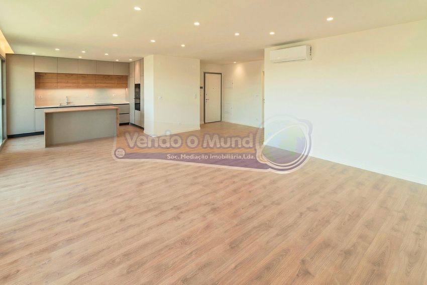 Imagem Quarto de apartamento t3 em Outurela - Portela