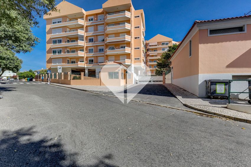 Imagem Vistas de apartamento t3 em Rua Infante Dom Henrique, 94