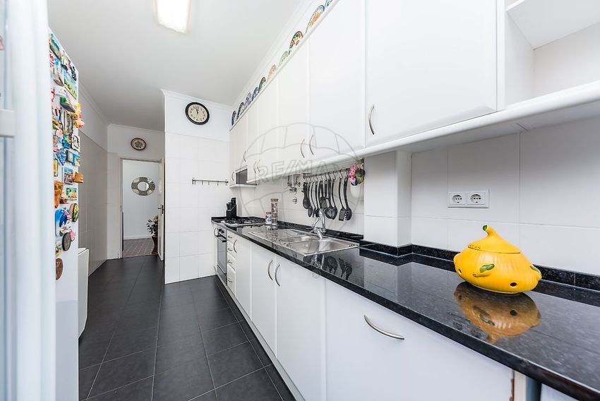 Imagem Cozinha de apartamento t2 em Rua Major Cândido Pinheiro