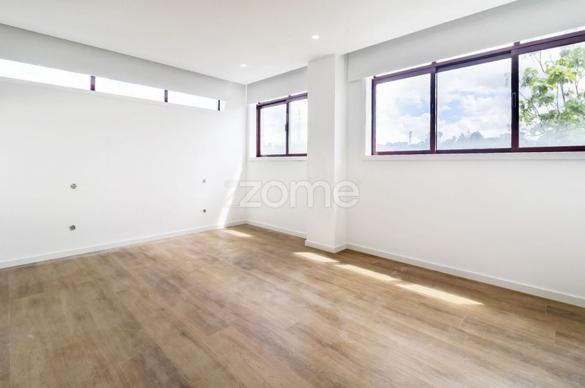 Imagem Quarto de apartamento t3 em Rua do Mosteiro, 2677