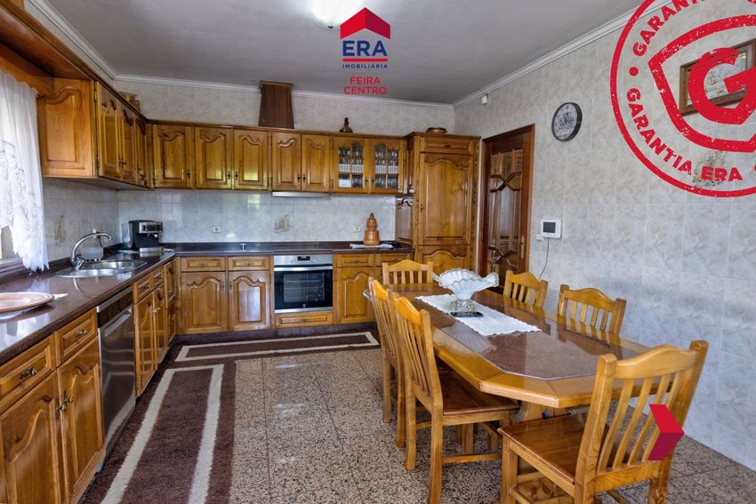 Imagem Cozinha de  moradia independente em São João de Ver
