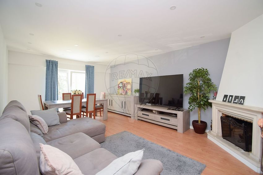 Imagem Sala de estar de apartamento t3 em Rua Francisco Salgado Zenha