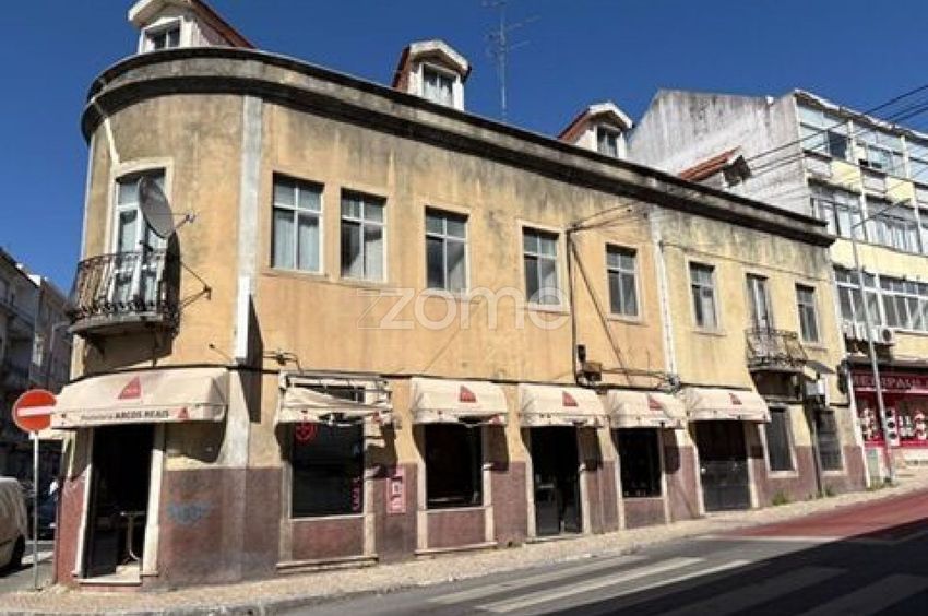 Imagem Fachada de prédio em Travessa Elias Garcia, 208