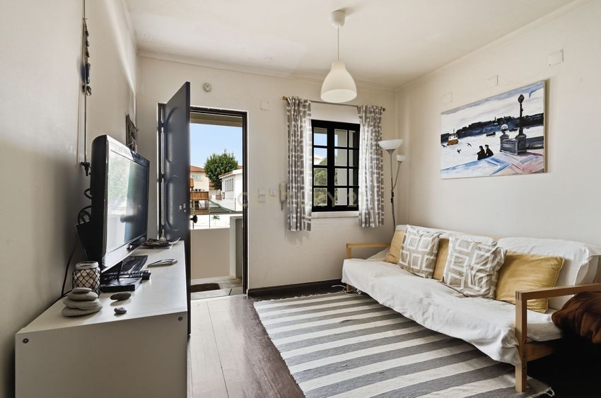 Imagem Quarto de duplex em Avenida António José do Vale, 44
