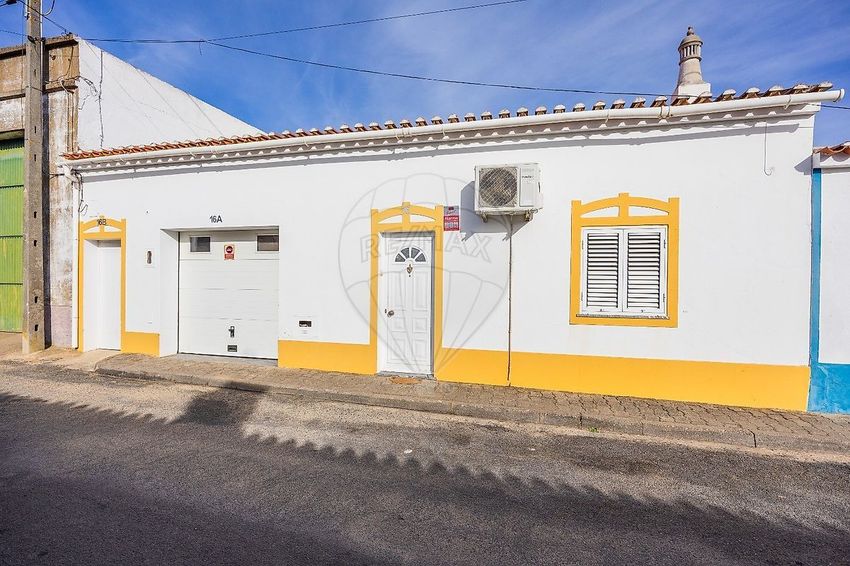 Imagem Fachada de  moradia independente em Ferreira do Alentejo