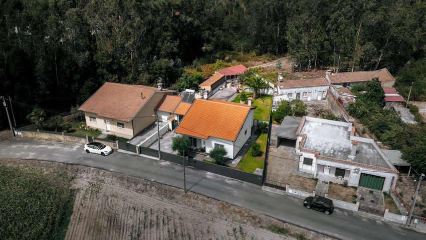Imagem Fachada de  moradia independente em Travessa da Mata