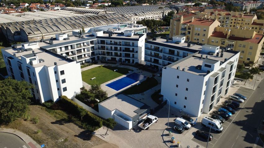 Imagem Piscina de apartamento t3 em Rua Ernesto Veiga de Oliveira, 22