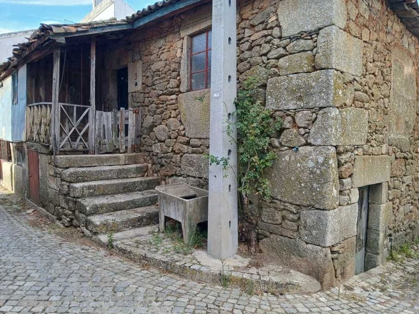 Imagem Fachada de  casa de aldeia em Da Fonte, 185