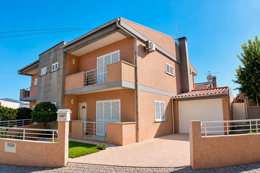 Imagem Fachada de  moradia geminada em Travessa 29 de Junho, 2