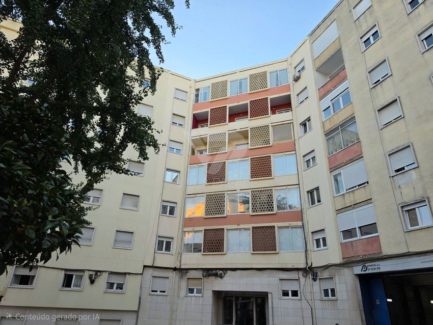 Imagem Vistas de apartamento t2 em Centro