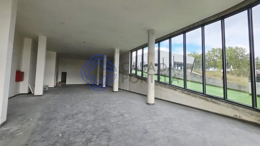 Imagem de espaço comercial em Repeses e São Salvador