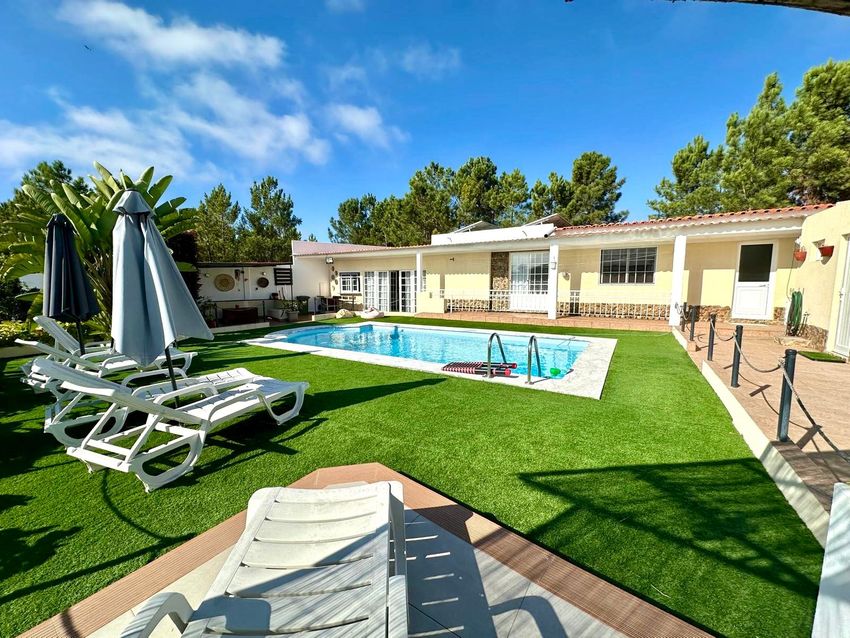 Imagem Piscina de  moradia independente em Villa Alegre