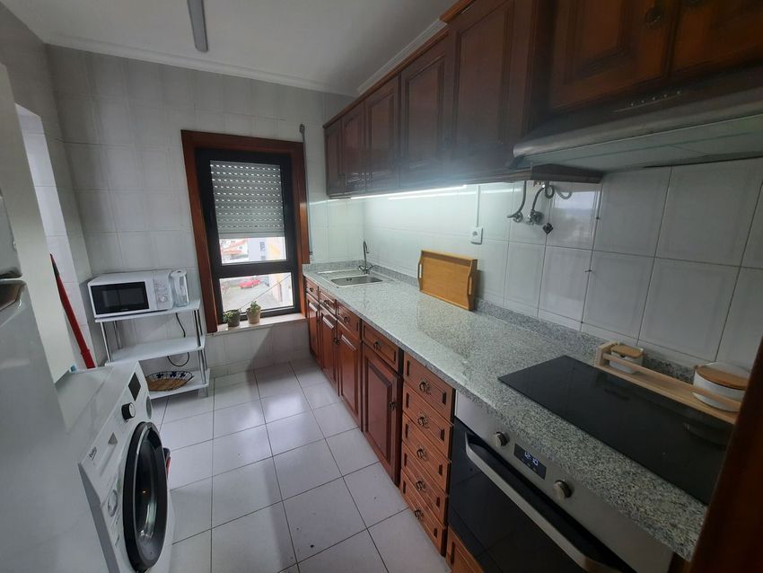 Imagem Cozinha de apartamento t1 em Rua Júlio Dinis