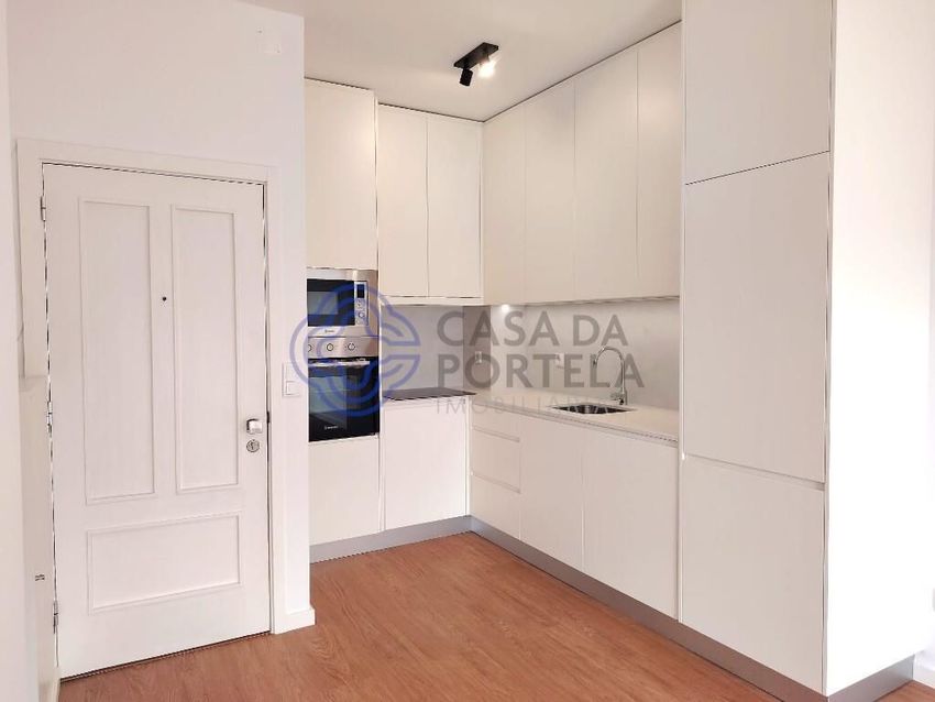 Imagem Cozinha de apartamento t1 em Rua da Alegria s/n