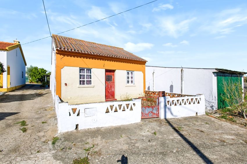 Imagem Fachada de  moradia independente em Bemposta