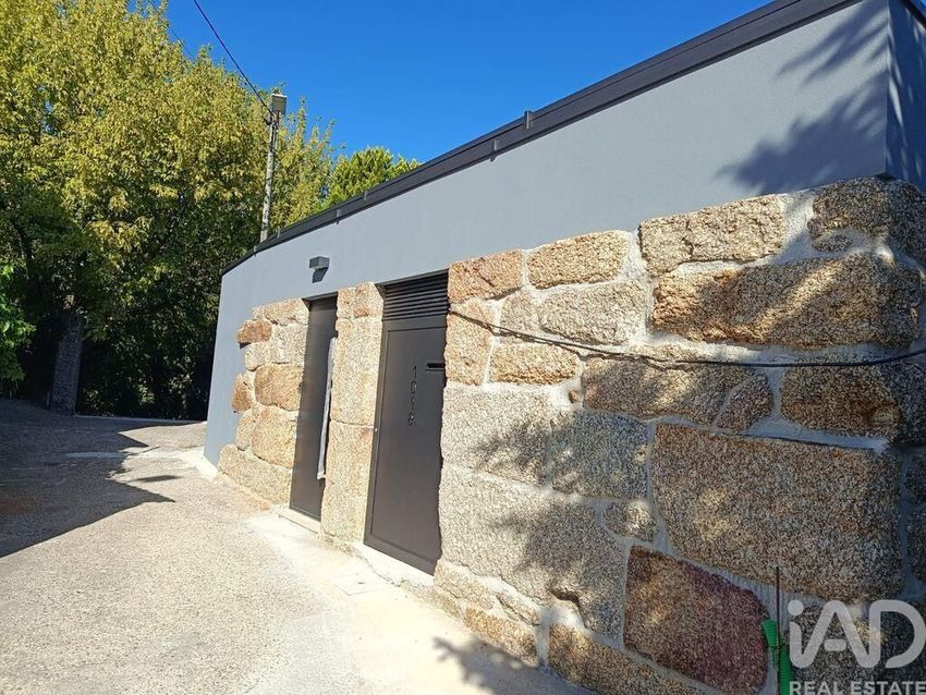 Imagem Fachada de  moradia independente em Paredes de Viadores e Manhuncelos