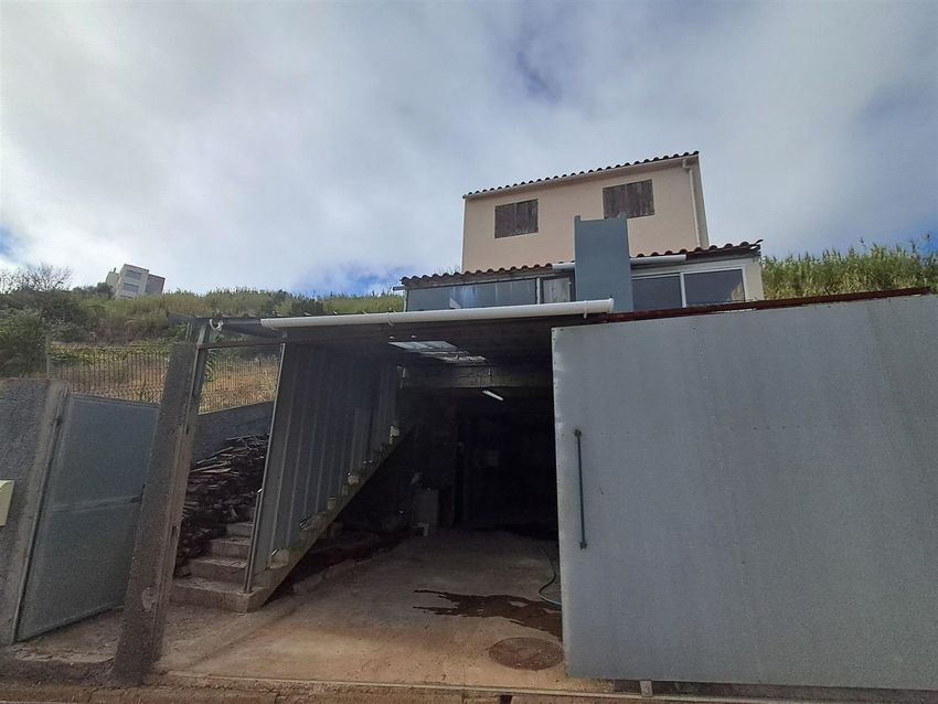 Imagem Armazém de armazém em Caminho Raposeira do Lugarinho.
