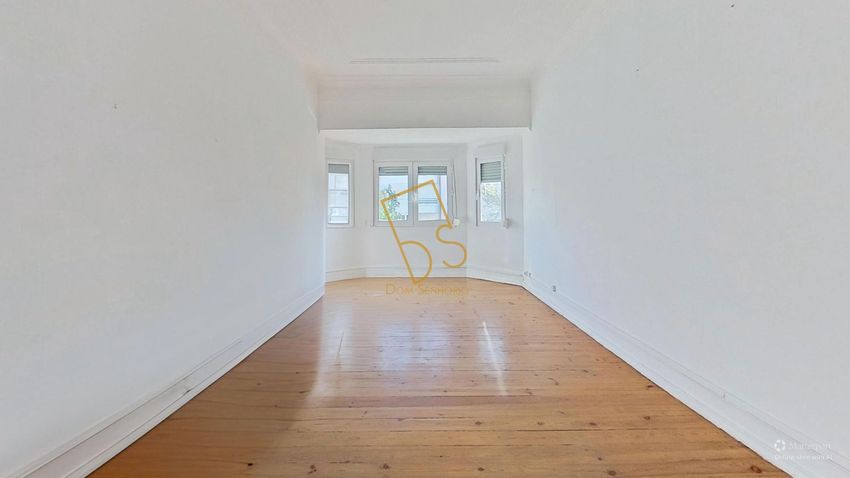Imagem Sala de estar de apartamento t2 em Avenida João XXI