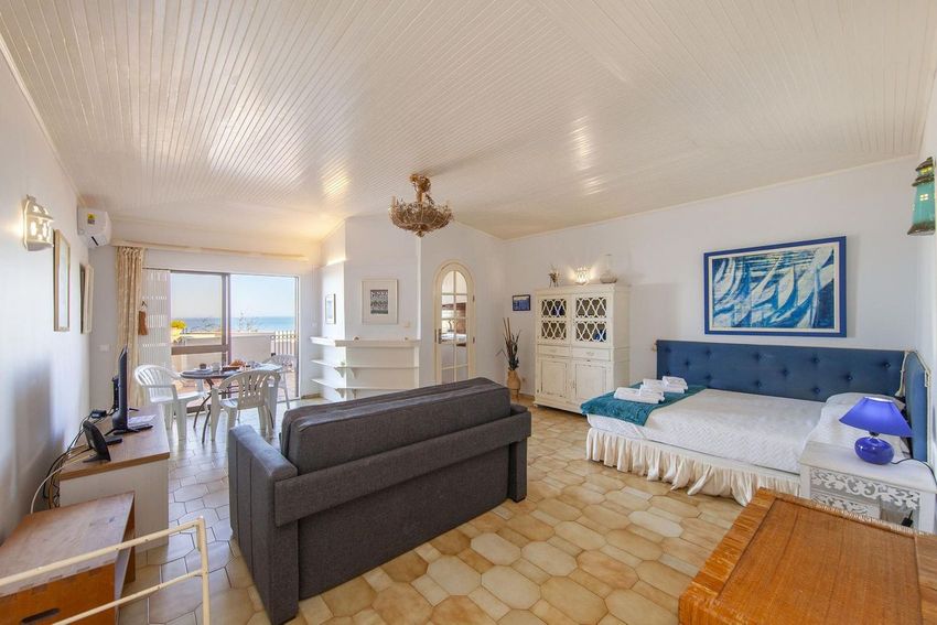 Imagem Sala de estar de apartamento t0 em Rua Convento da Trindade