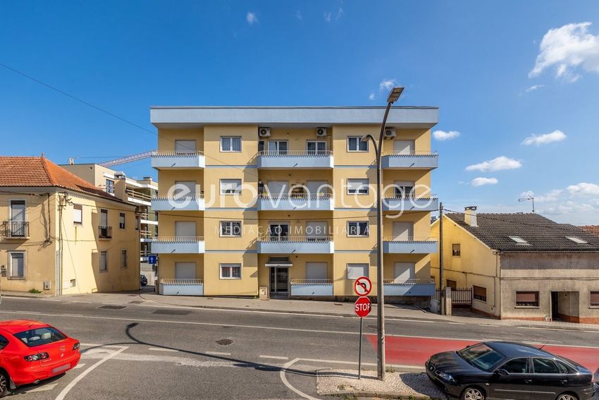 Imagem Vistas de apartamento t2 em Rua Paulo VI s/n