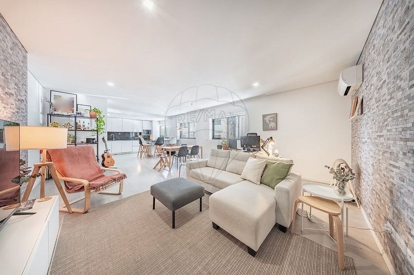 Imagem Sala de estar de apartamento t3 em Rua Paulino Lobo
