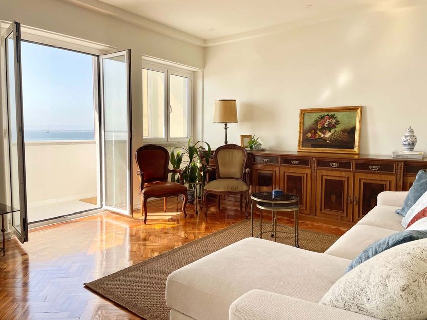 Imagem Sala de estar de apartamento t2 em Rua da Bica do Sapato, 40