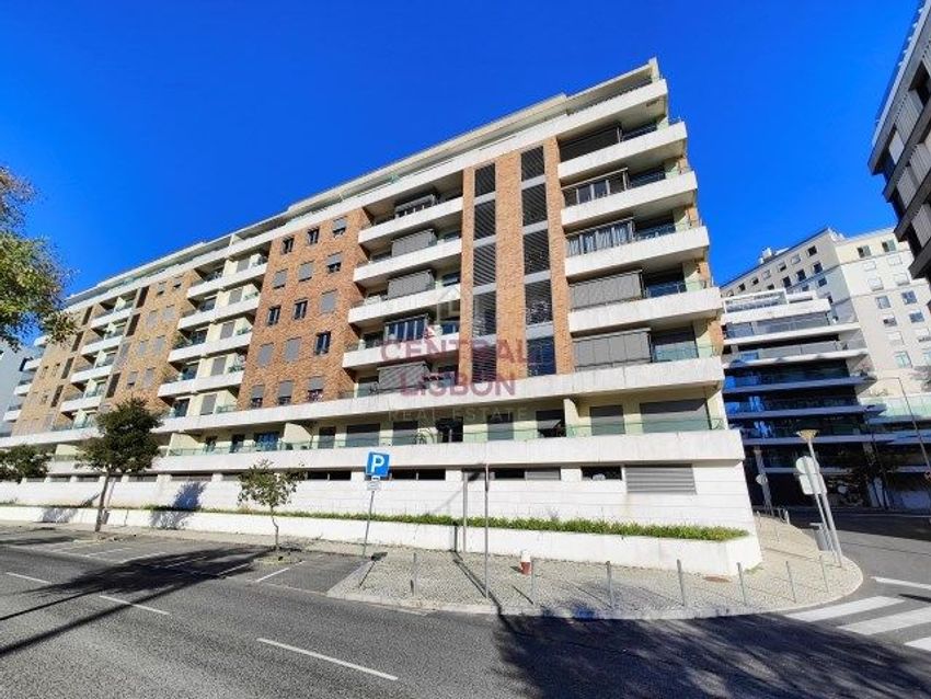 Зображення Фасад, квартира t2, Rua António Alçada Baptista, 8