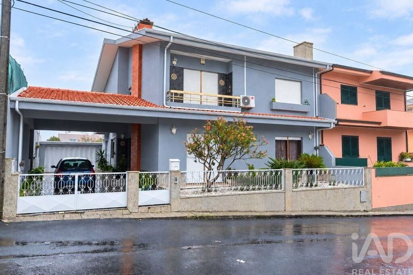 Imagem Fachada de  moradia independente em Coronado