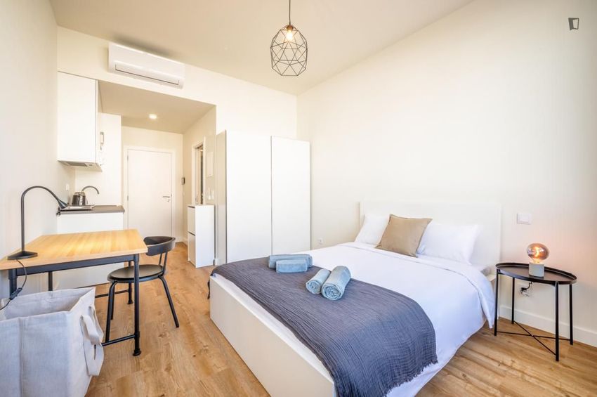 Imagem Quarto de apartamento t0 em Rua Margarida de Abreu