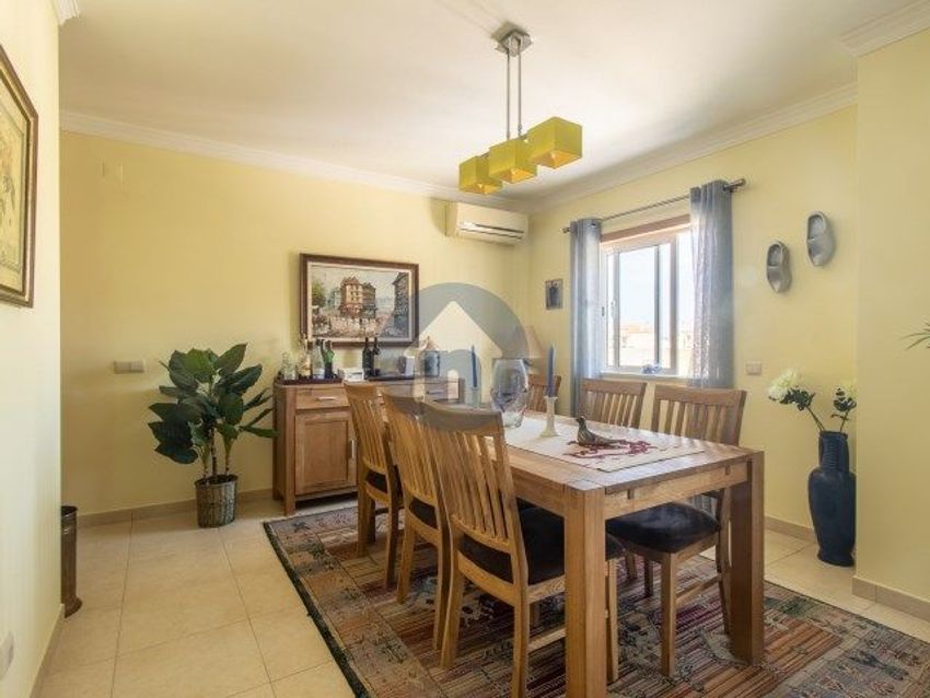 Imagem Sala de estar de apartamento t2 em Rua do Encalhe