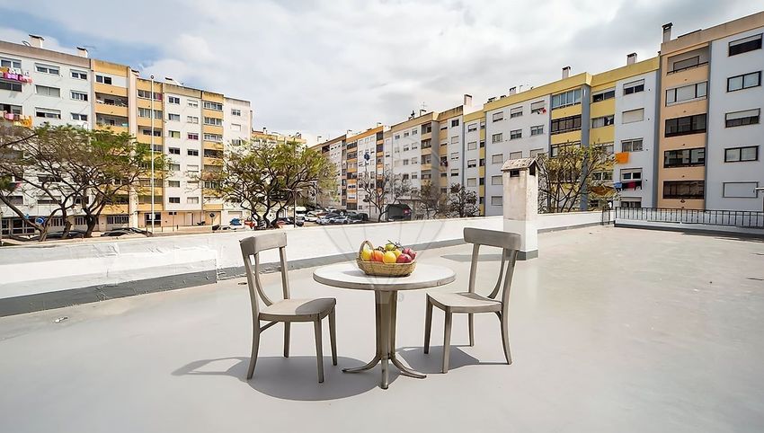Imagem Sala de estar de apartamento t3 em Avenida 25 de Abril