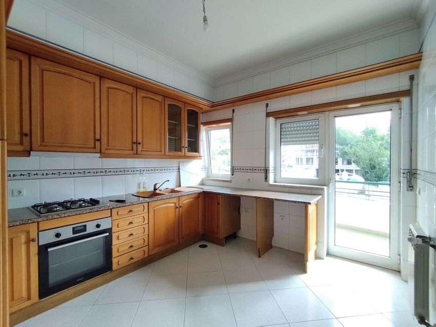 Imagem Cozinha de apartamento t3 em Marrazes e Barosa