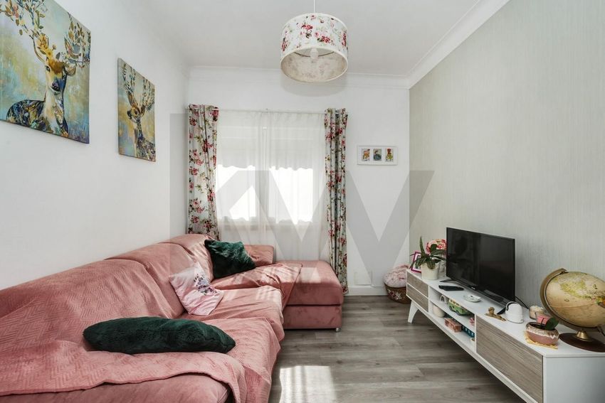 Imagem Sala de estar de apartamento t2 em Centro de Queluz