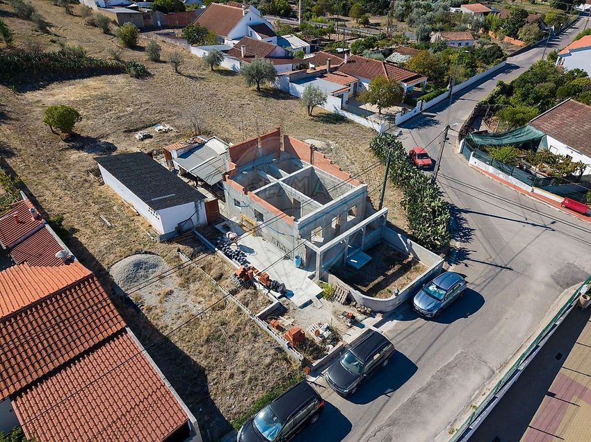 Зображення  окремий будинок чи котедж, Rua da Terra Fria