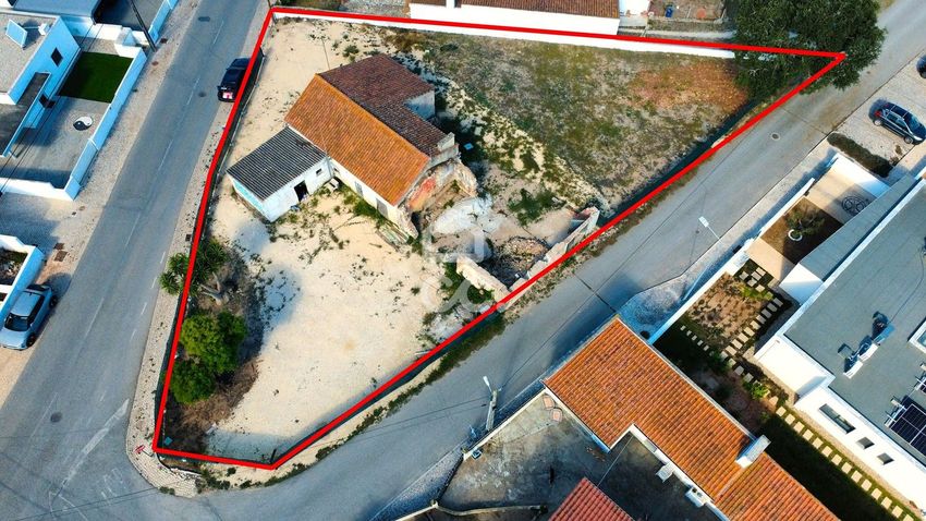 Imagem Terreno de terreno em Rua Principal