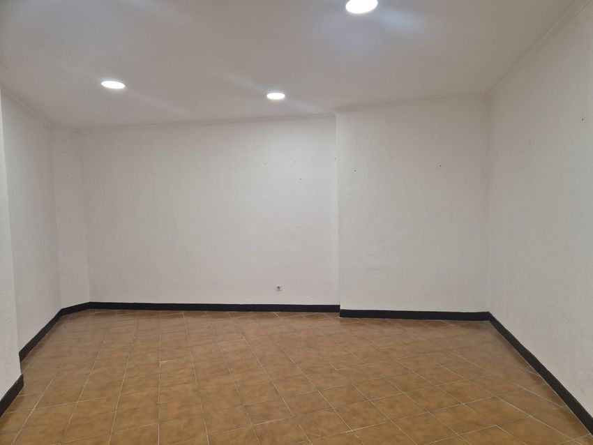 Imagem Divisão de espaço comercial em Póvoa de Santa Iria e Forte da Casa