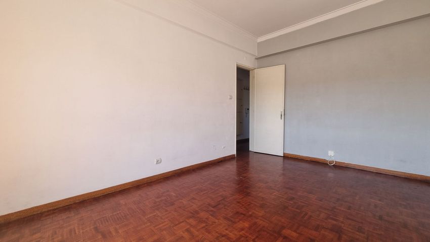 Imagem Sala de estar de apartamento t2 em Calçada de Carriche