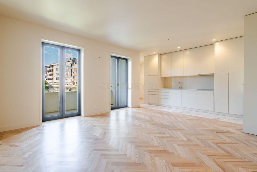 Imagem Corredor de apartamento t2 em Rua do Bonjardim s/n