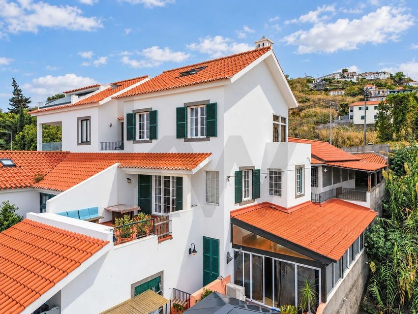 Imagem Fachada de apartamento t2 em Estrada do Portinho, 59 d