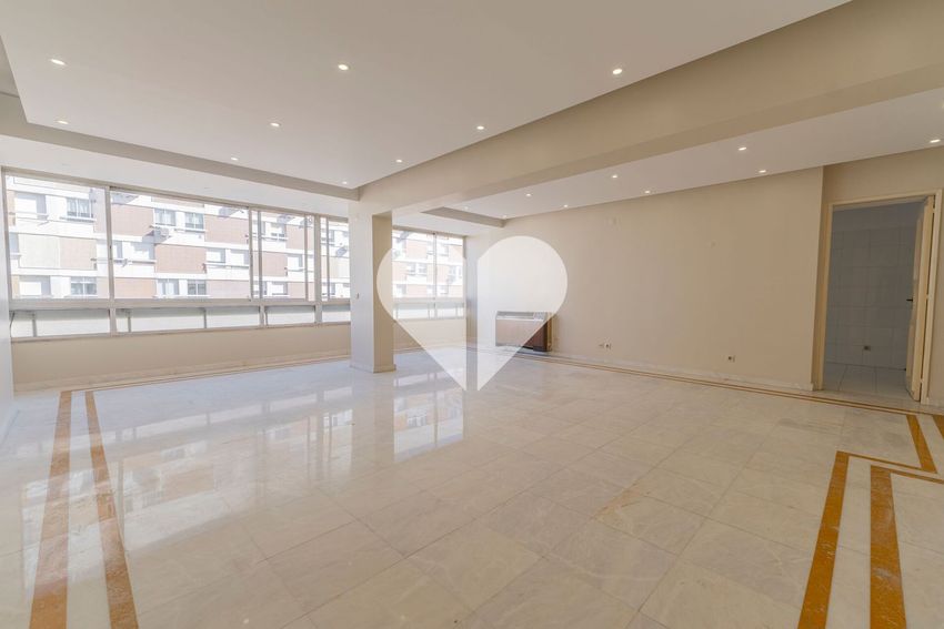 Imagem Divisão de apartamento t3 em Rua Vasco Santana, 5