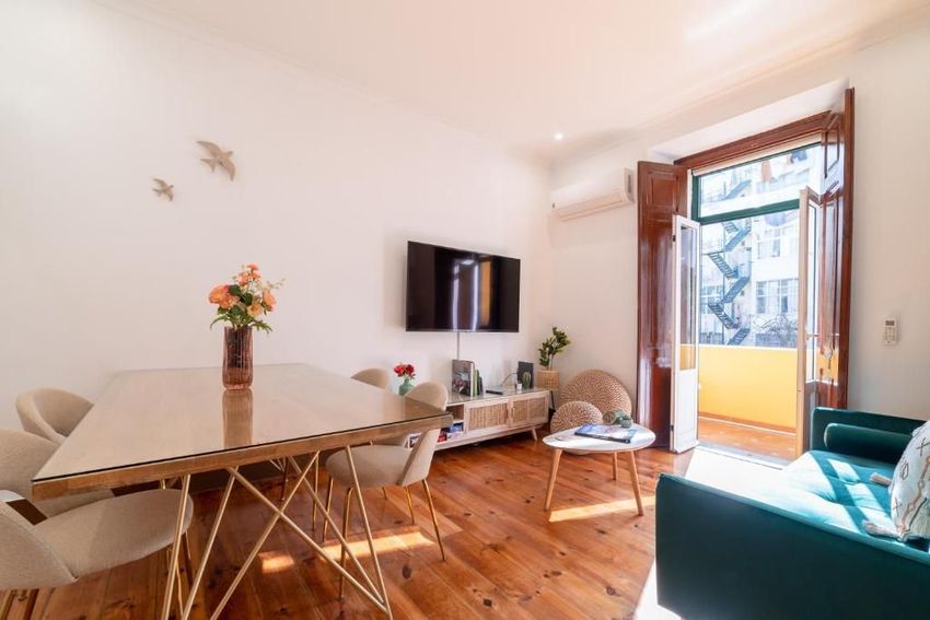Imagem Sala de estar de apartamento t2 em Rua Sebastião Saraiva Lima, 48 2dto